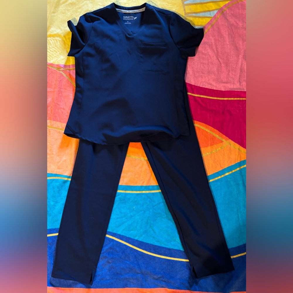Fabletics Scrub Set Small Top Small Tall pants
